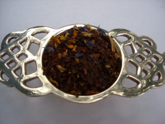 Yerba Mate Chino Tea - Yerba Mate is one of South America's most widely consumed beverages.  A heavenly blend of toasted mate, cocoa, sunflower petals, almond bits, cactus flowers and cornflower blossoms.  Tastes and smells like a delicious cup of cocoa!